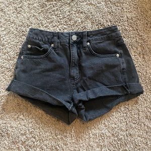 Garage Mom Jean Shorts Size: 3